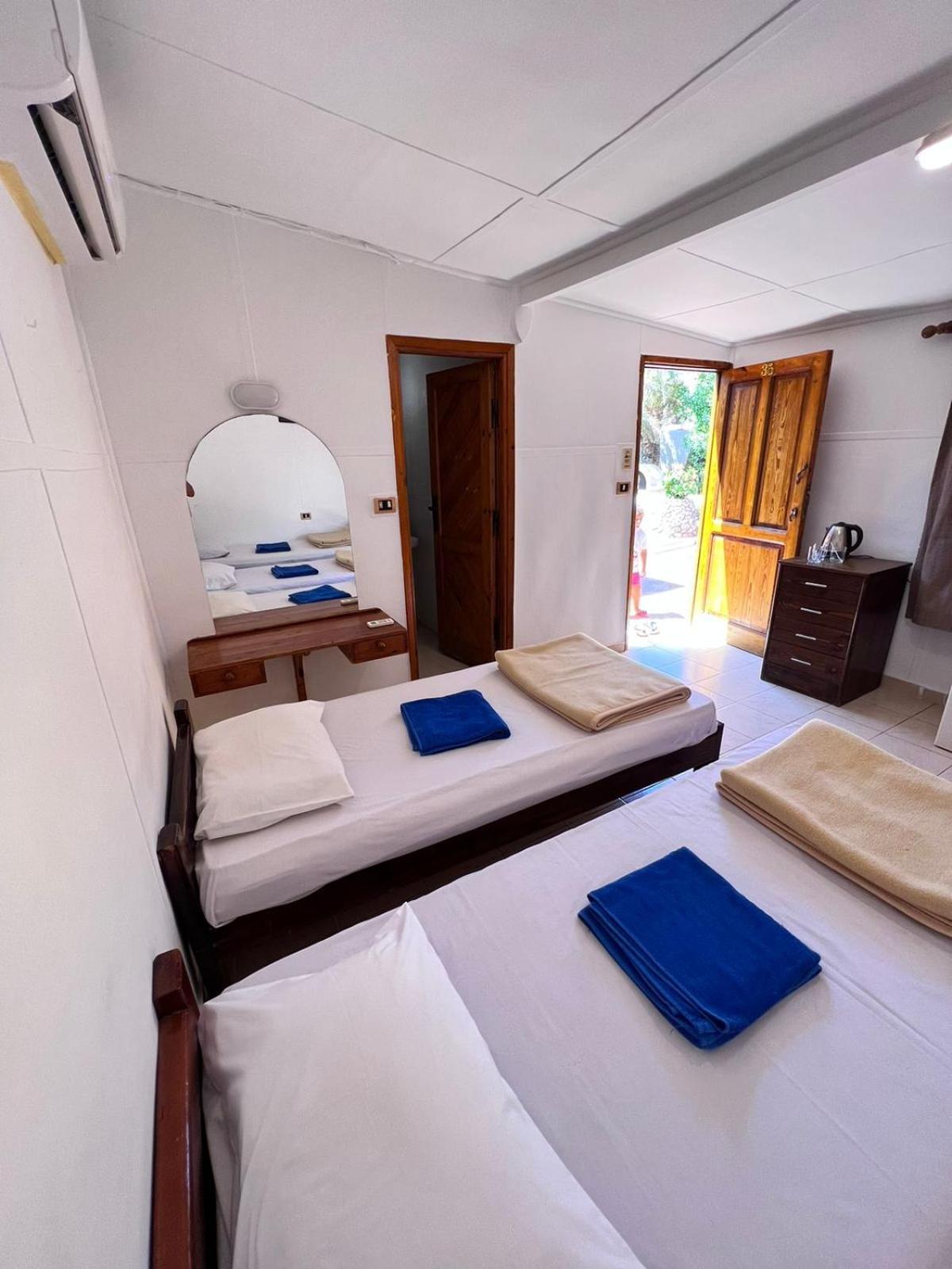 Dolphin Camp Hotel Dahab Bagian luar foto
